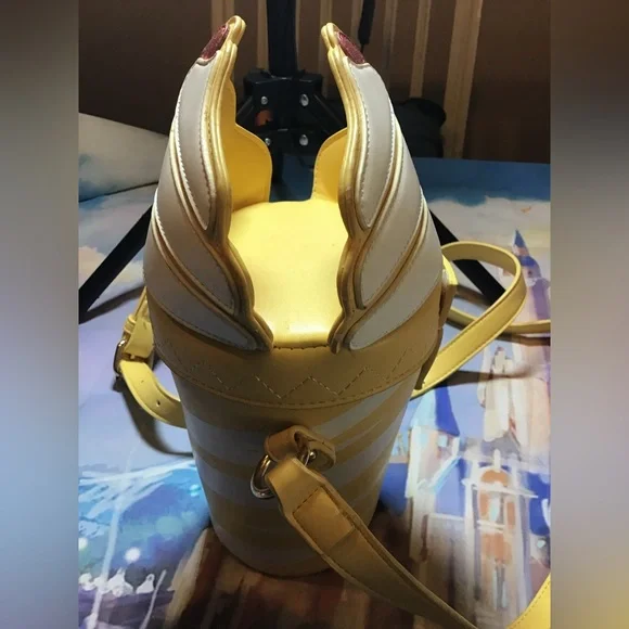 Cakeworthy dole whip purse limited release crossbody -preowned - Picture 4 of 10